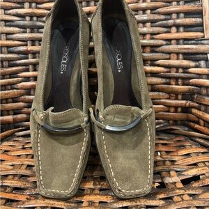Aerosoles LUV BIRD Penny Loafers Green Suede Size 8.5 M Womens